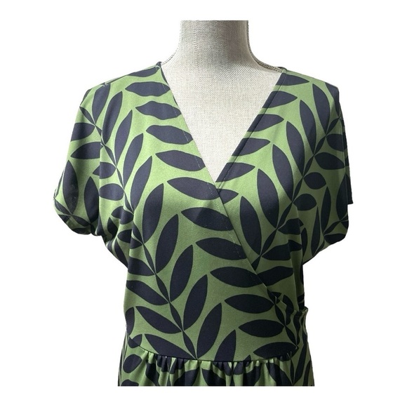 Ann Taylor Navy Leaf Print Wrap Dress size 10 - Picture 8 of 13